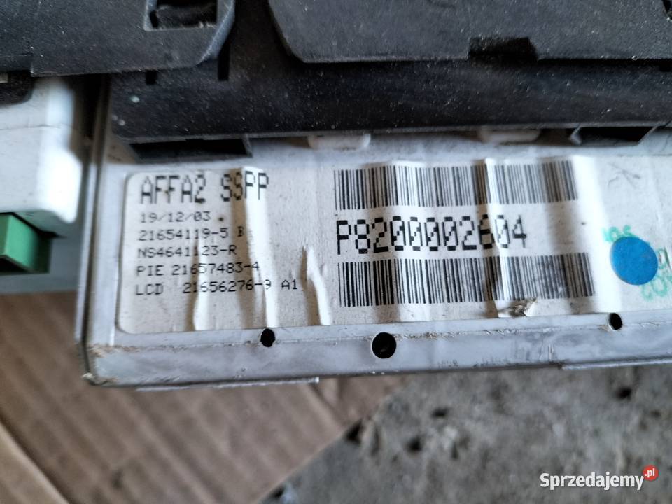 WYŚWIETLACZ RADIA Laguna II 2 P8200002604