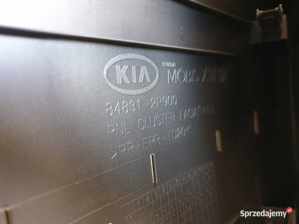 Kia Sorento II RAMKA ZEGARÓW Osłona Licznika Rudka