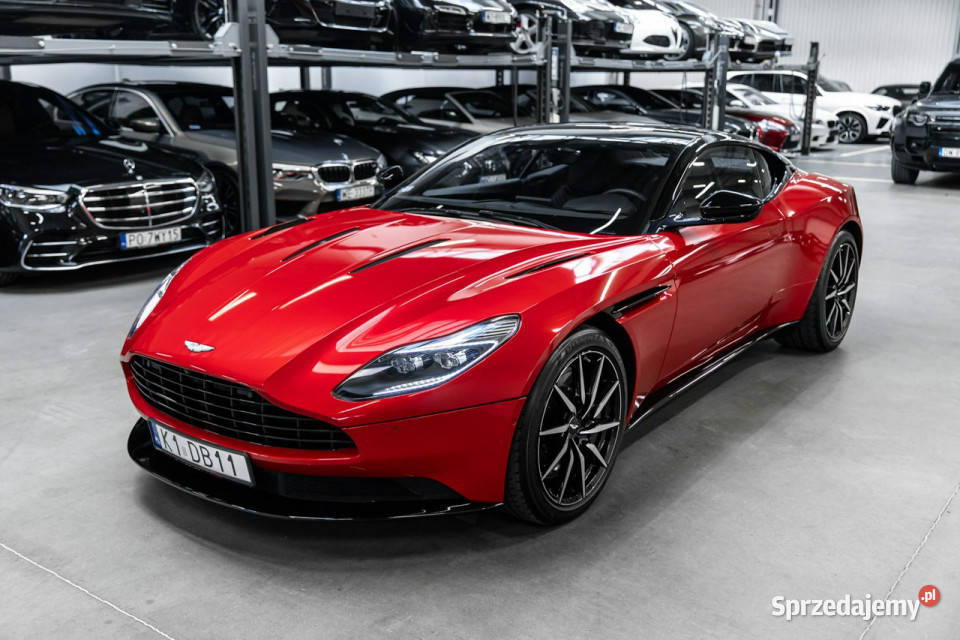 Aston Martin DB11 52 V12 pakiet AMR 639 czarny Węgrzce