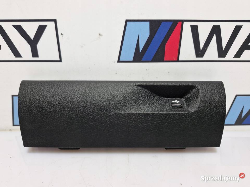 BMW F30 F31 F36 ZASLEPKA OSLONA KONSOLI CZARNA