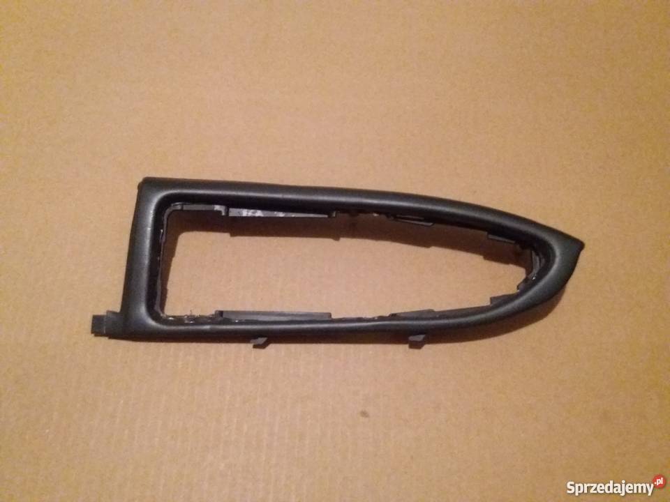 Ramka przełącznika szyby prawych drzwi Chrysler Szczecin
