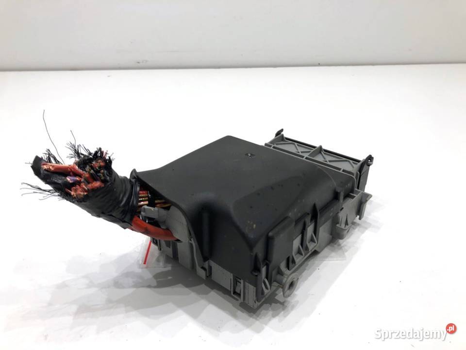 SKRZYNKA BEZPIECZNIKÓW OPEL INSIGNIA A 525230582 osobowe Skrzynki bezpieczników