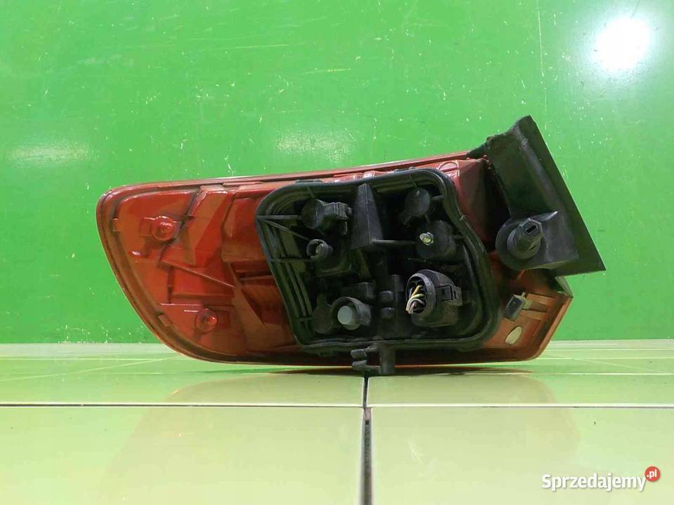 A3 8P II LIFT 14 TFSI 09r HB 5D lampa prawa tyl Suków