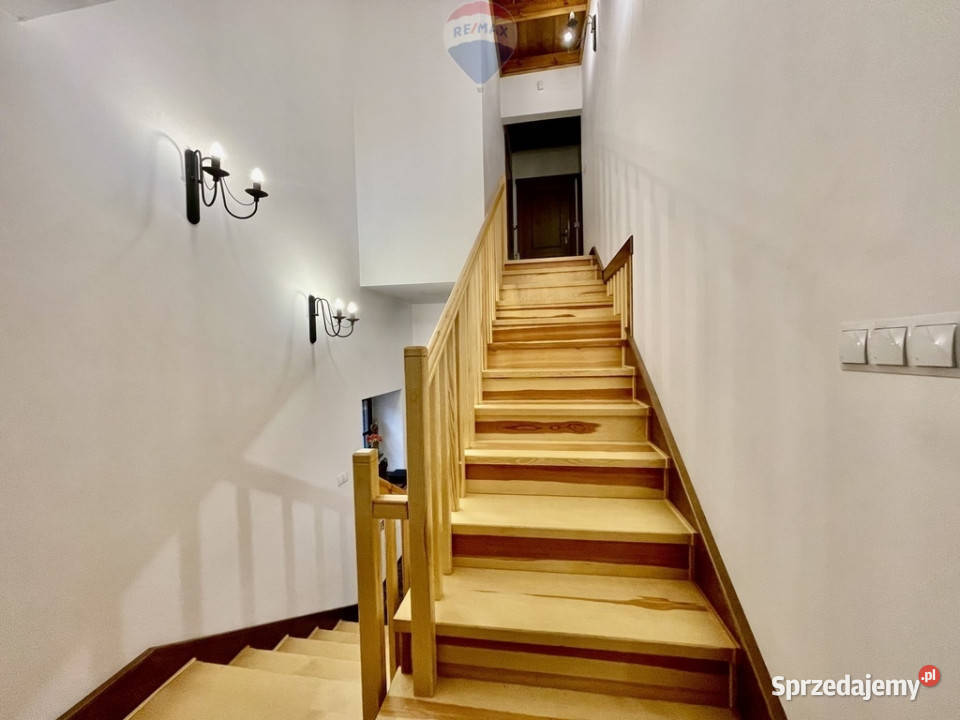 Podmiejska mała willa otoczona sosnami Sprzedaż Zalesie Górne