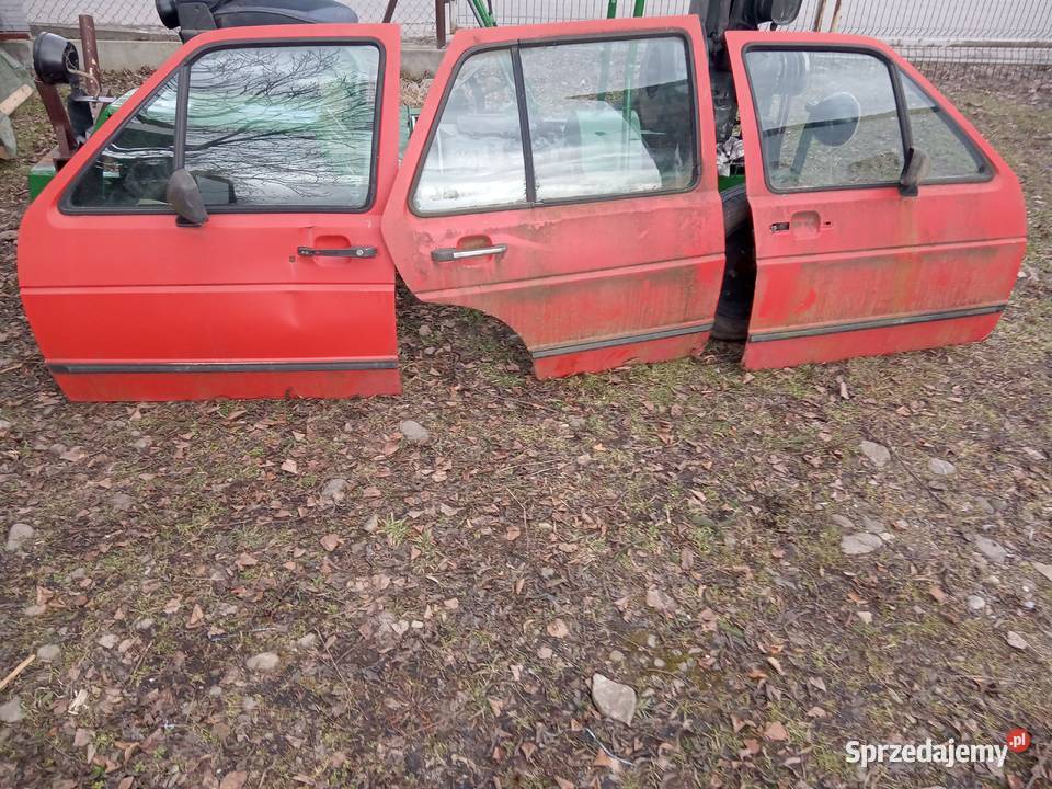 Golf 2 na części i Aro 4x4 małopolskie Kadcza