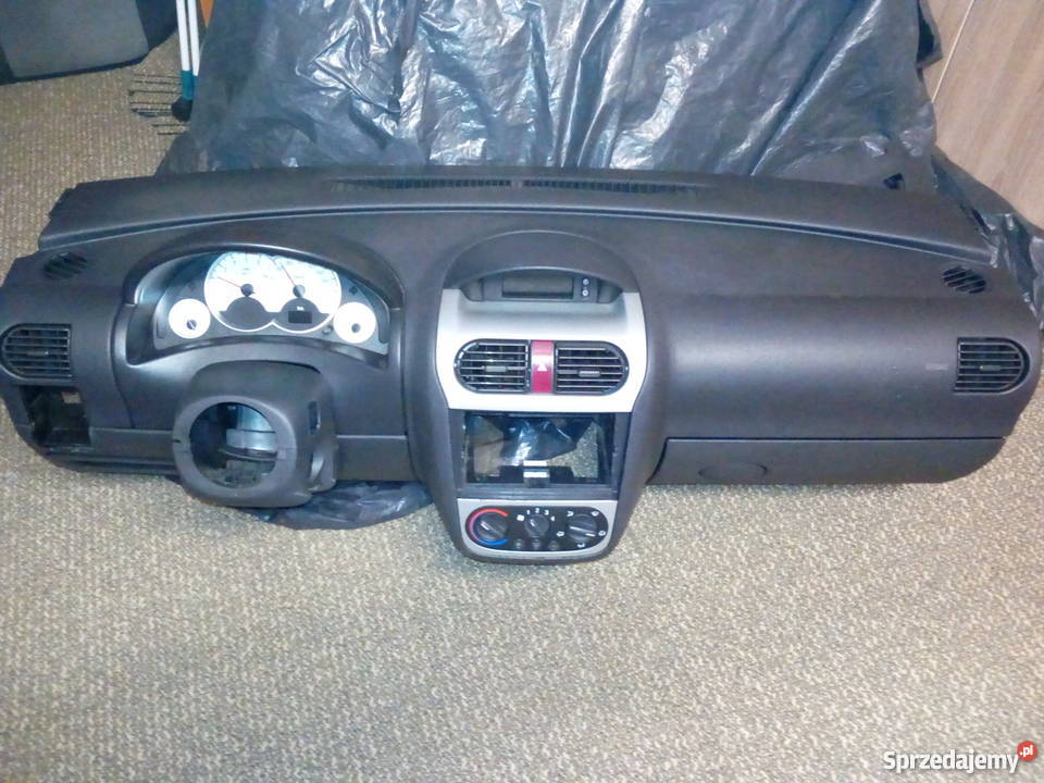 Kokpit z Opla Corsa C Lift 2005r Ludźmierz
