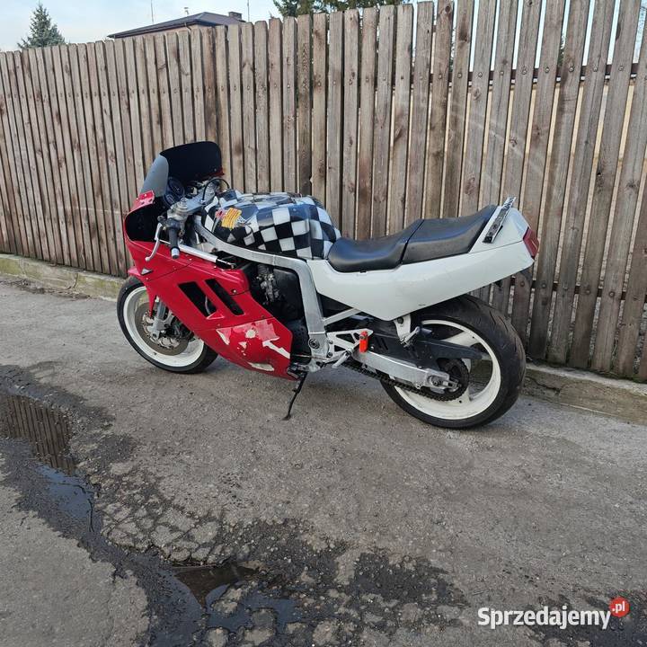 Suzuki GSXR 750 olejak zabytek 750cm3 Biała Podlaska sprzedam