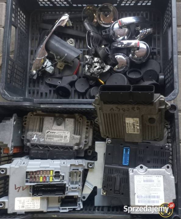 Sprzedam Lusterka fiat 500 Rok produkcji 2010 Motoryzacja Radomsko