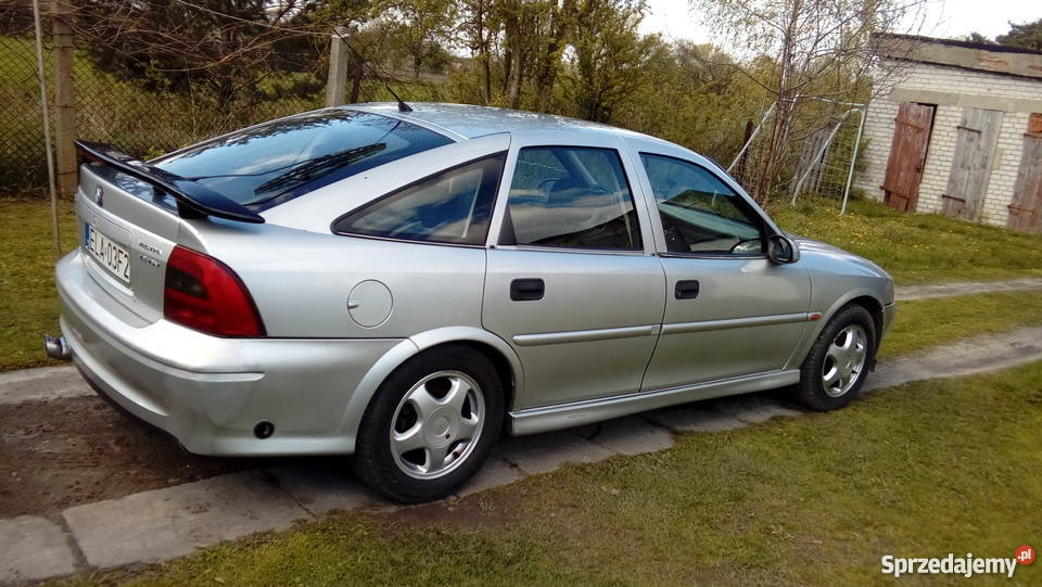 Opel Vectra B CD SPORT 18 LPG GAZ Zarejestrowany w Polsce Łask sprzedam