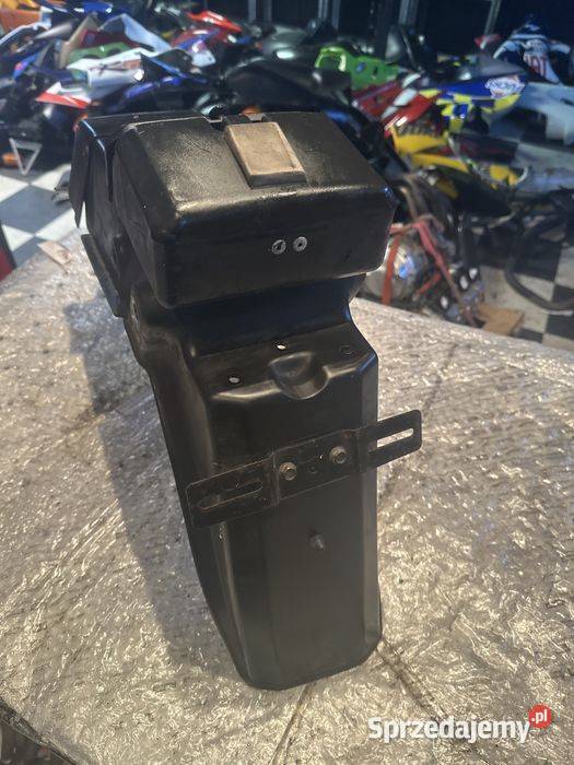 SUZUKI GSX550E Nadkole Błotnik Wypełnienie Pozostałe Poznań