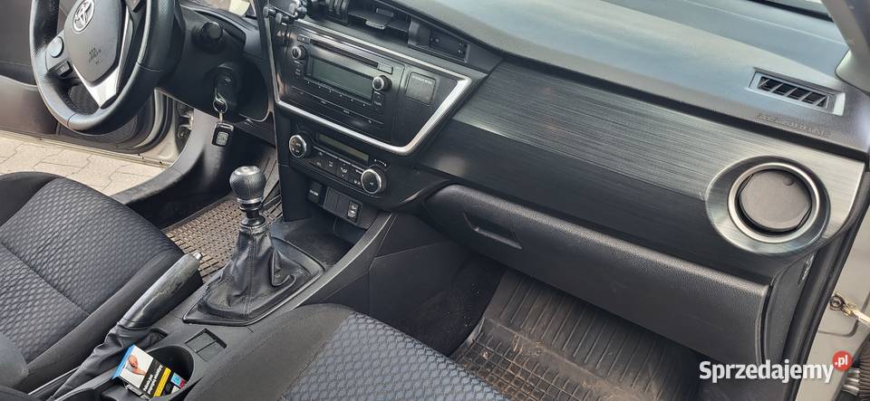 Toyota Auris 16 z gazem mazowieckie Radom sprzedam