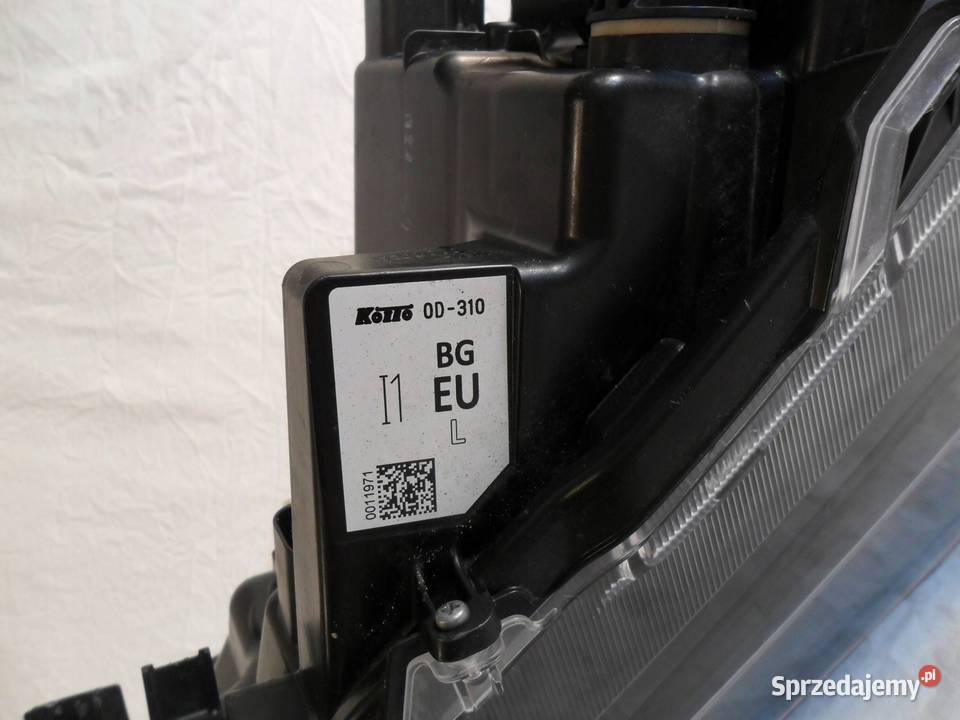 REFLEKTOR PRZÓD STRONA LEWA TOYOTA YARIS CROSS Lampy przednie wielkopolskie Nowy Tomyśl