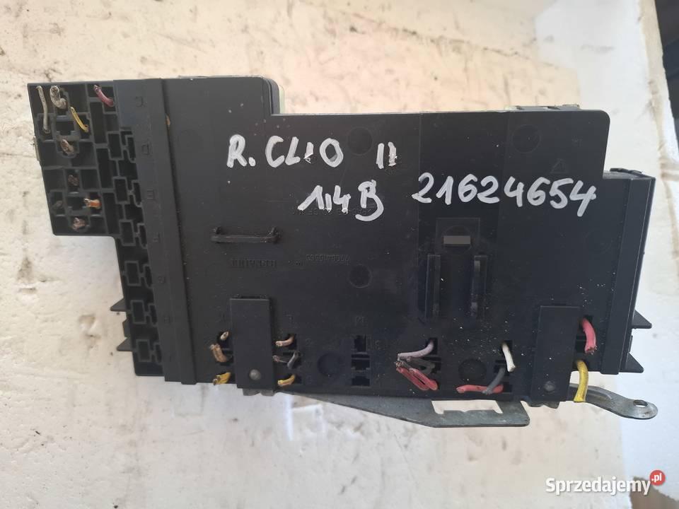 RENAULT CLIO II skrzynka bezpieczników 21624654 Skrzynki bezpieczników Części samochodowe Kielce