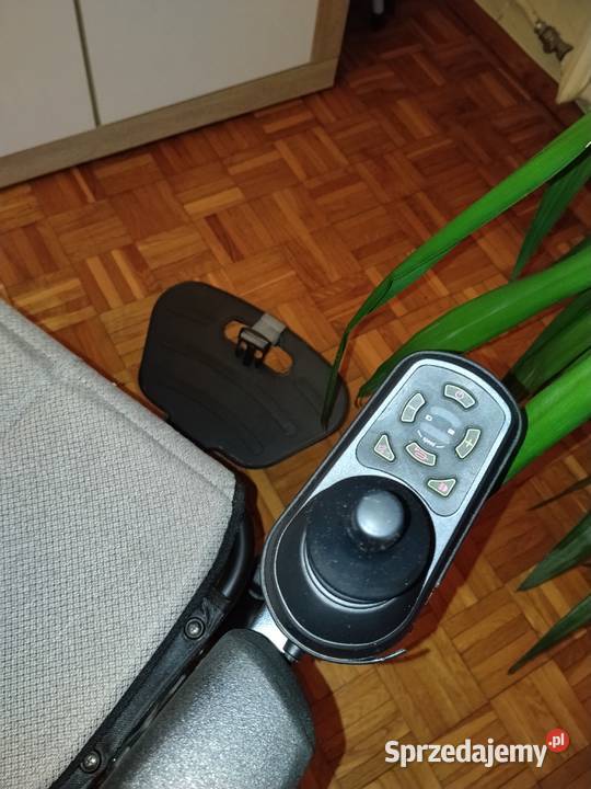 Wózek inwalidzki elektryczny MEDLIFE Łowicz