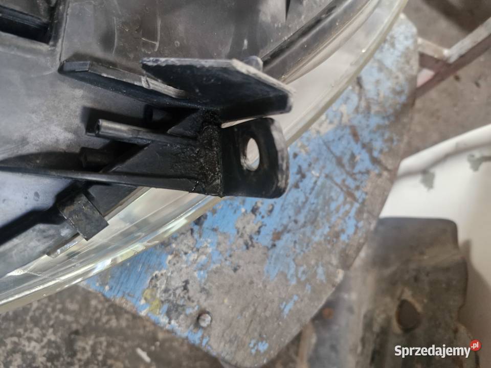 LAMPA PEUGEOT 407 XENON PRAWY I LEWY Stoczek Łukowski