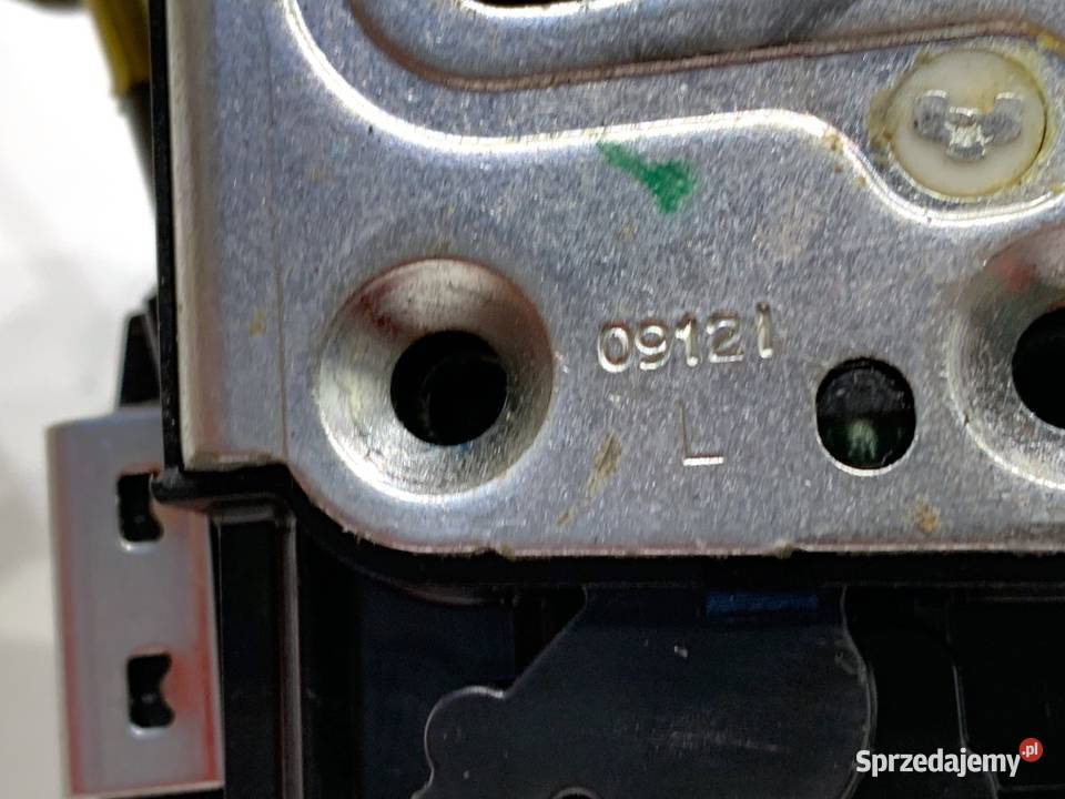 ZAMEK DRZWI LEWY TYŁ NISSAN JUKE F15 Crossover podkarpackie