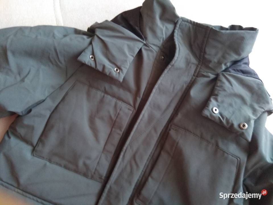 Opis Płaszcz oieplany ZARA w kolorze ZIELONYM sprzedam