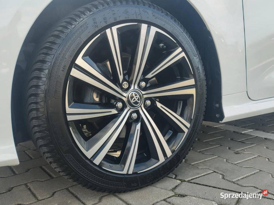 Toyota Corolla 2022r Salon Kamera Grzane fotele benzyna