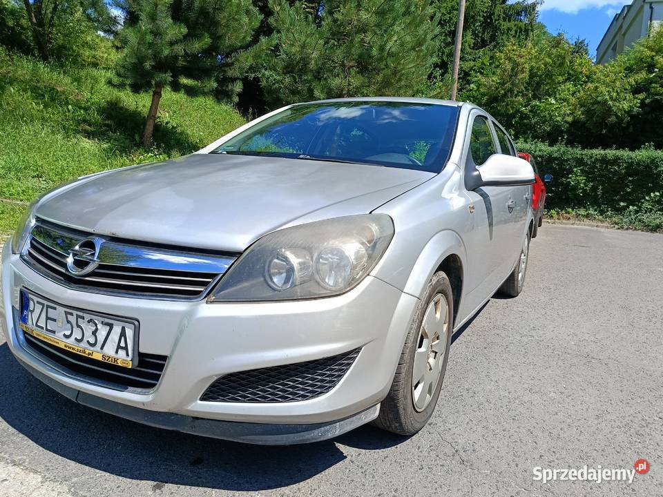 Opel Astra 2010r 17 cdti Astra Rzeszów sprzedam