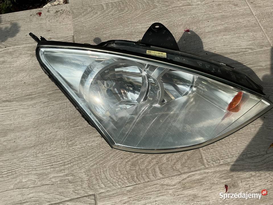 Lampy przednie do Forda focusa MK1 kujawsko-pomorskie Łysomice sprzedam