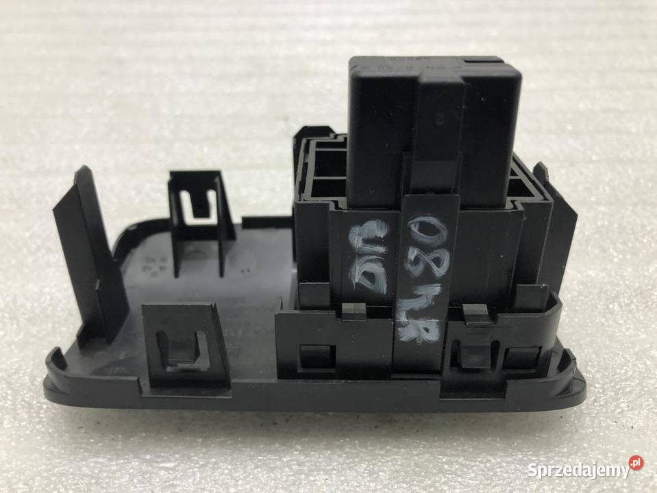 PRZEŁĄCZNIK ŚWIATEŁ RENAULT TWINGO II 8200095495