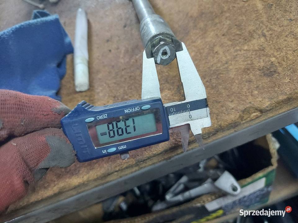 Suzuki DR 750 BIG ośka koła przód przednia oś Jelenia Góra