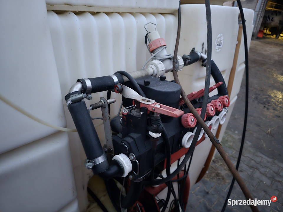 Opryskiwacz HOLDER F715 HM 15 m 1100 L sterownik