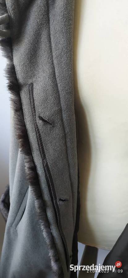Szary płaszcz z czarnym futrem sztucznym 44 CA Warszawa sprzedam