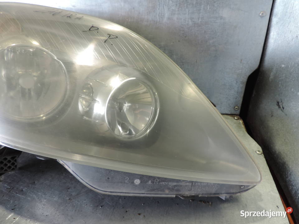 OPEL ZAFIRA B LAMPA PRAWA PRZEDNIA PRZÓD Nowy Sącz