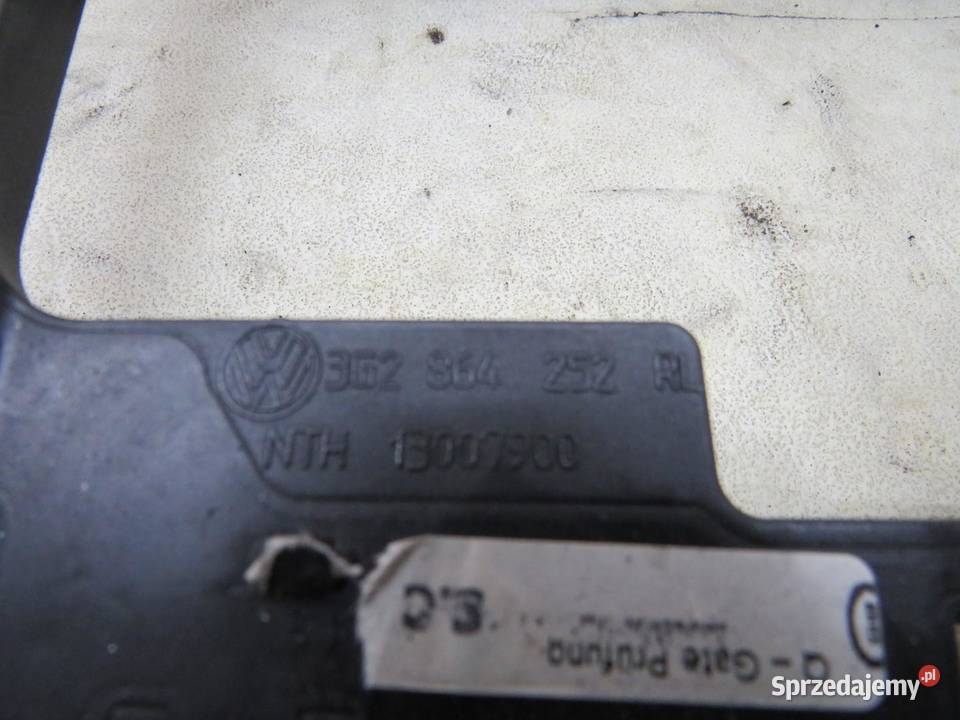 RAMKA ZMIANY BIEGÓW PASSAT B8 3G2864252
