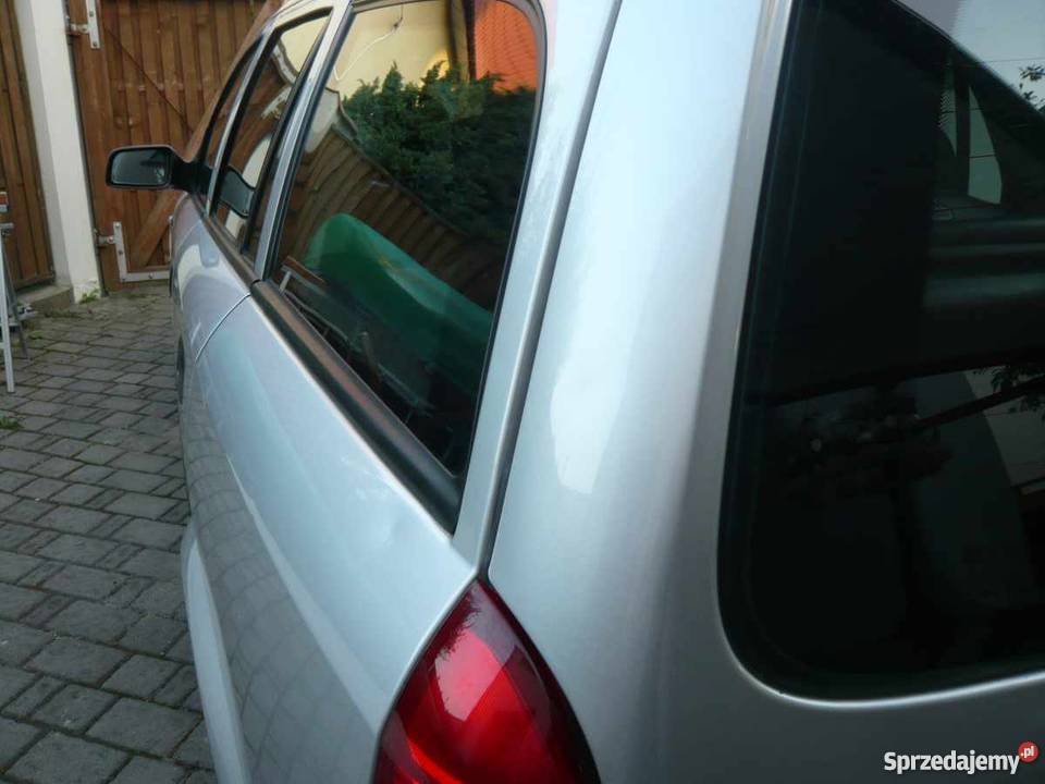 Opel Astra II G kombi 16 16V Twinport 2006 srebrny Warszawa