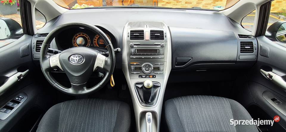 AURIS 5 DRZWI 16 VVTi 124 NISKI PRZEBIEG Rok produkcji 2008