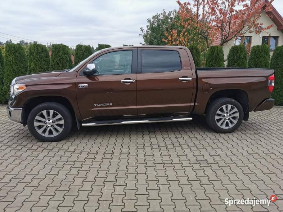 Toyota Tundra 57 2017r Lewiczyn