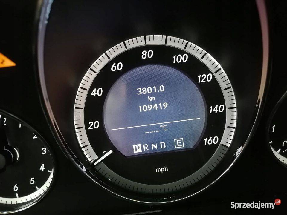 Licznik Mercedes W212 Coupe E550 55 V8 osobowe Pleszew