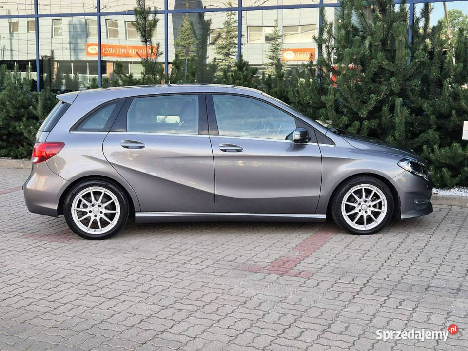 Mercedes B 180 manual GWARANCJA nawigacja grzane kamera cofania Warszawa