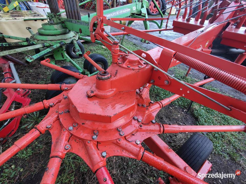 Zgrabiarka karuzelowa KUHN 4321 Krone Pottinger Przemęt