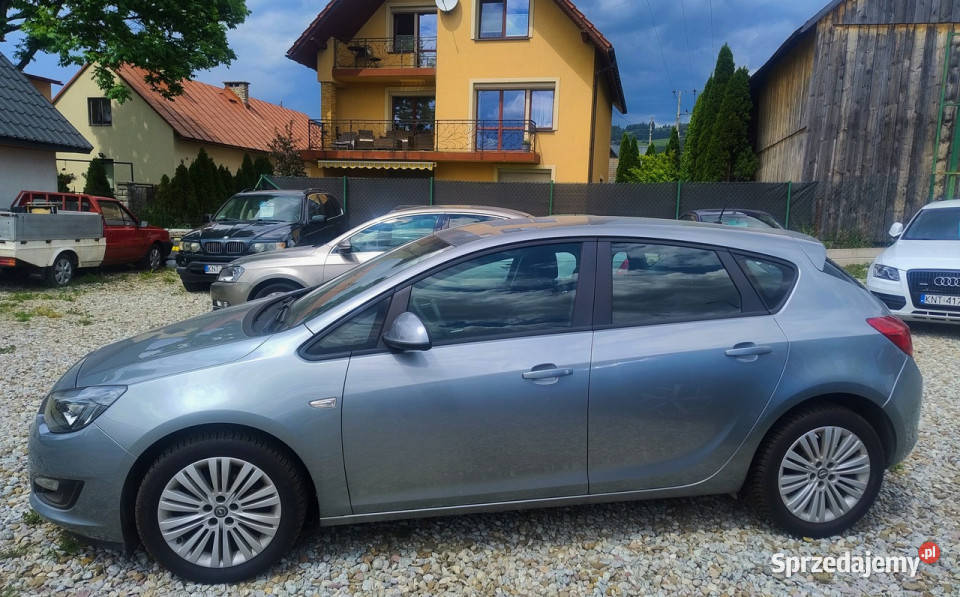 Opel Astra 16 benzynaLift J 20092019 wielofunkcyjna kierownica Harklowa sprzedam
