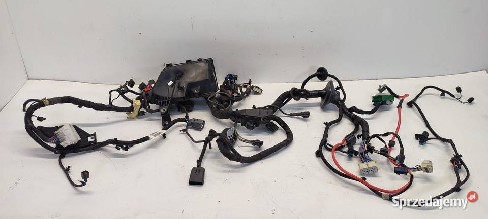 VOLVO XC40 WIĄZKA KOMORY SILNIKA HYBRID B3154T5