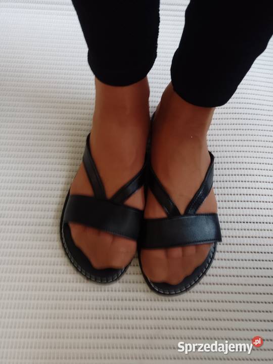 40 Czarne Klapki Skóropodobne z Londynu NOWE sprzedam