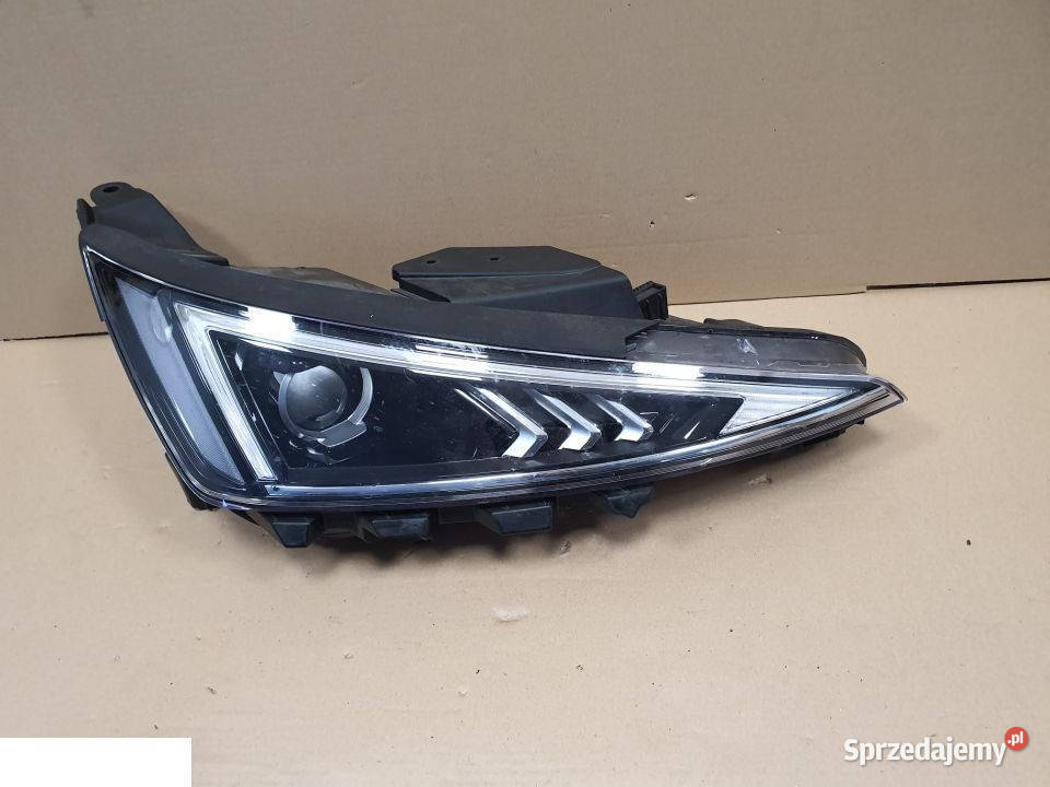 Hyundai elantra 18 reflektor prawy przód lubelskie Kozubszczyzna