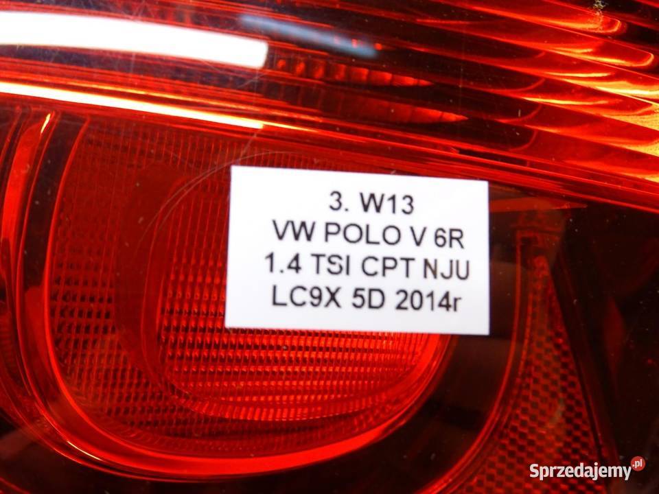 LAMPA LEWA LEWY TYŁ TYLNA W BŁOTNIK VW POLO V 6R