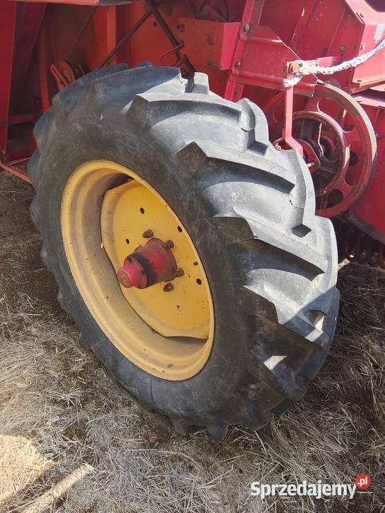 Koła opony 12428 do kombajnu Massey Ferguson Opony rolnicze Zwoleń