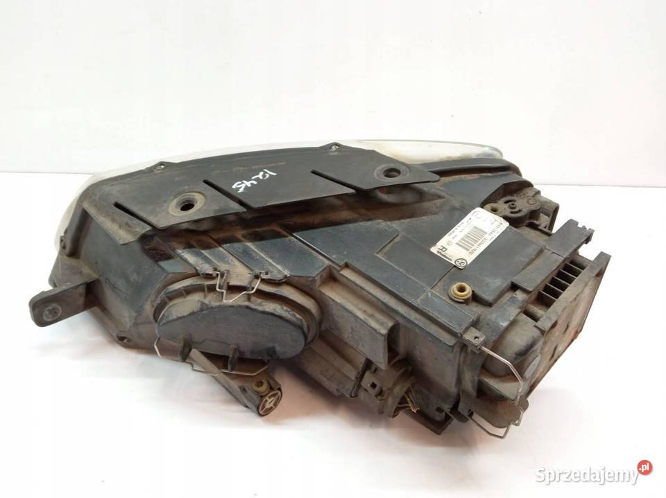 LAMPA PRZÓD PRAWA XENON EUROPA 3C0941752D