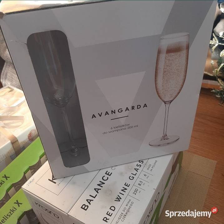 Zestaw komplet talerzy naczyń Talerze i talerzyki Pasłęk sprzedam