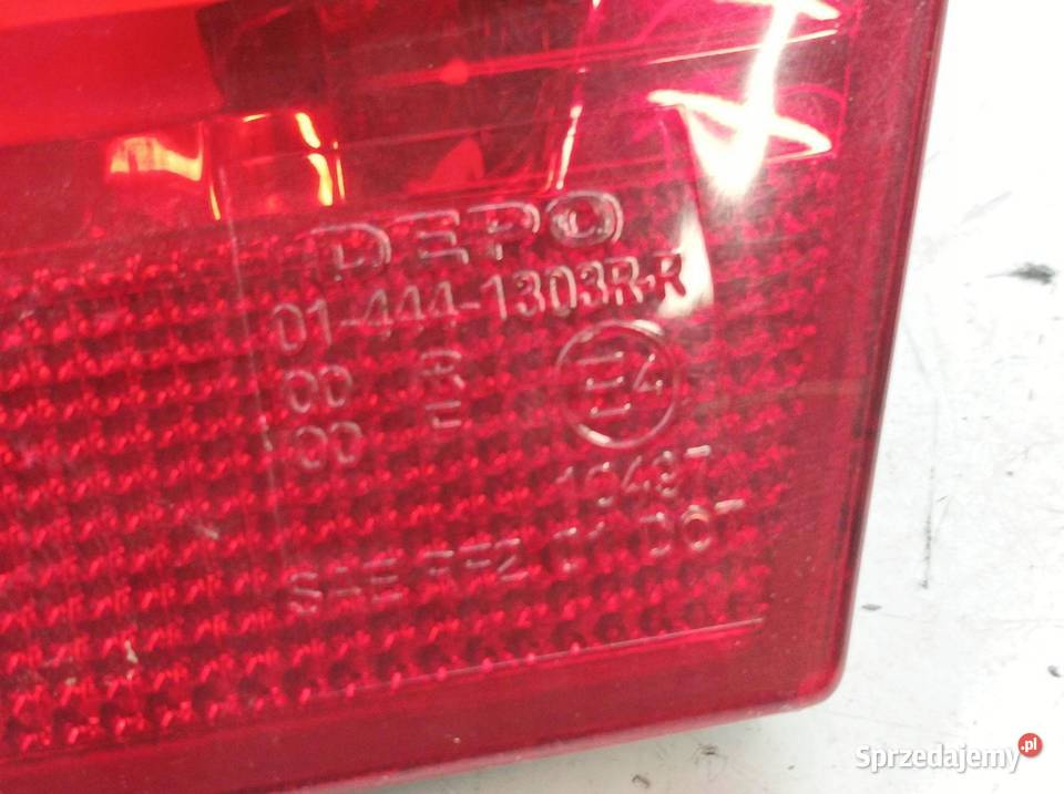 LAMPA TYŁ W KLAPĘ PRAWA SEDAN LIFT Bmw Seria 3 Rok produkcji 1999