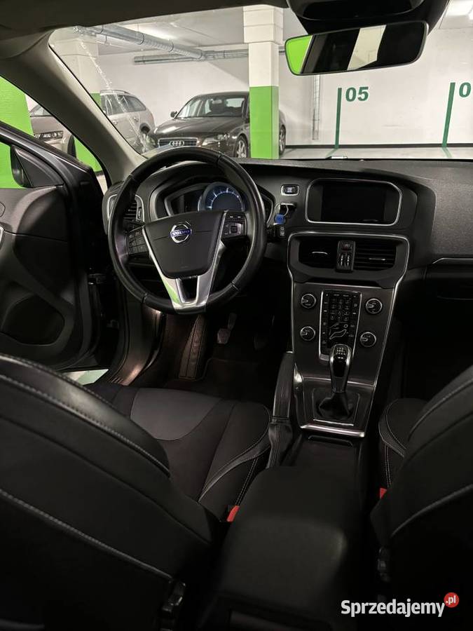 VOLVO V40 20 Diesel 120 oszczędny wygodny Rok produkcji 2015 Gdańsk