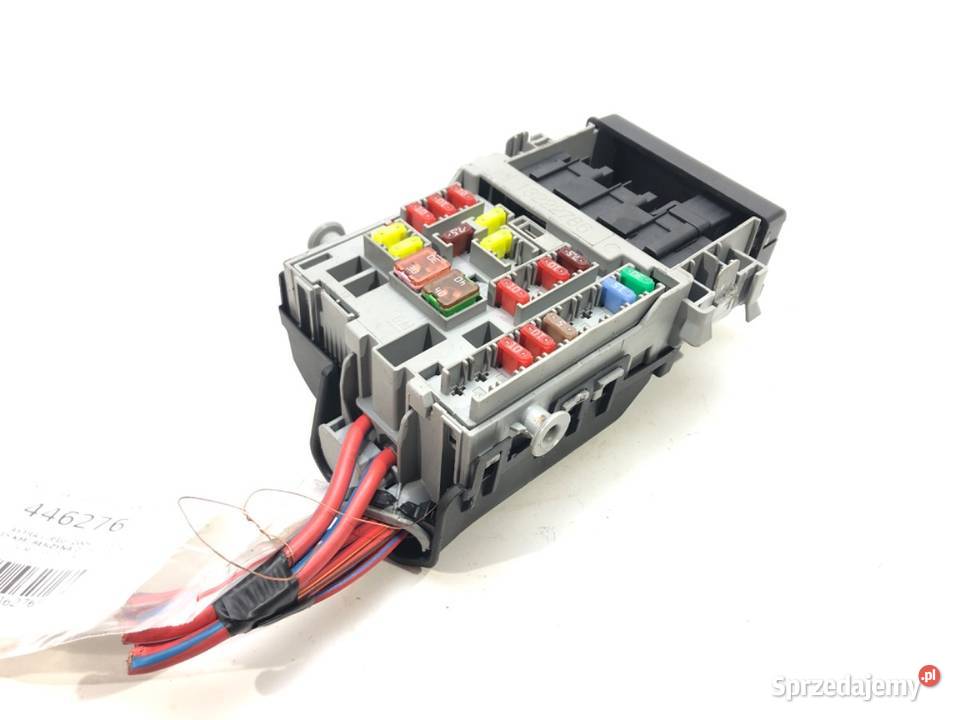 SKRZYNKA BEZPIECZNIKÓW OPEL ASTRA J Hatchback Skrzynki bezpieczników podkarpackie