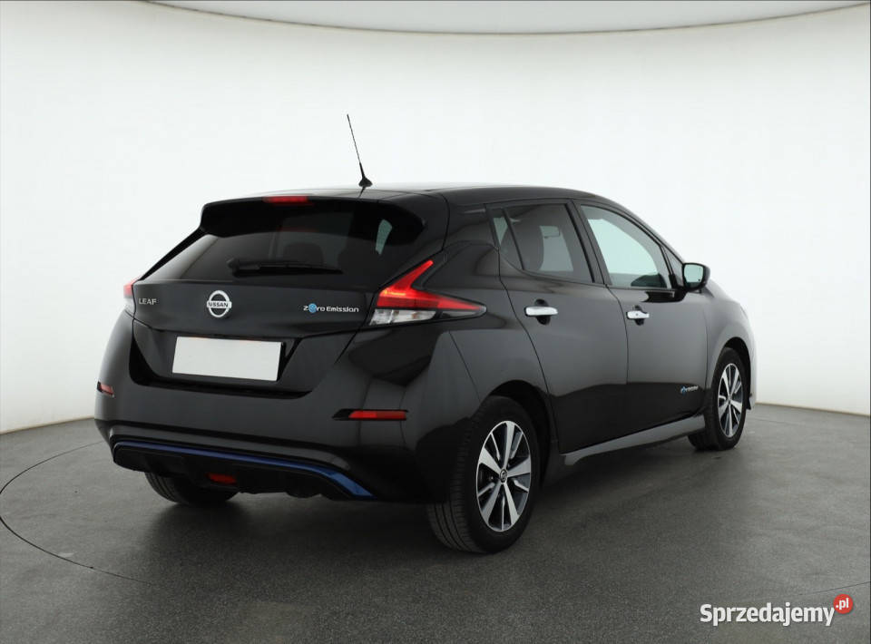 Nissan Leaf 40 kWh asystent pasa ruchu