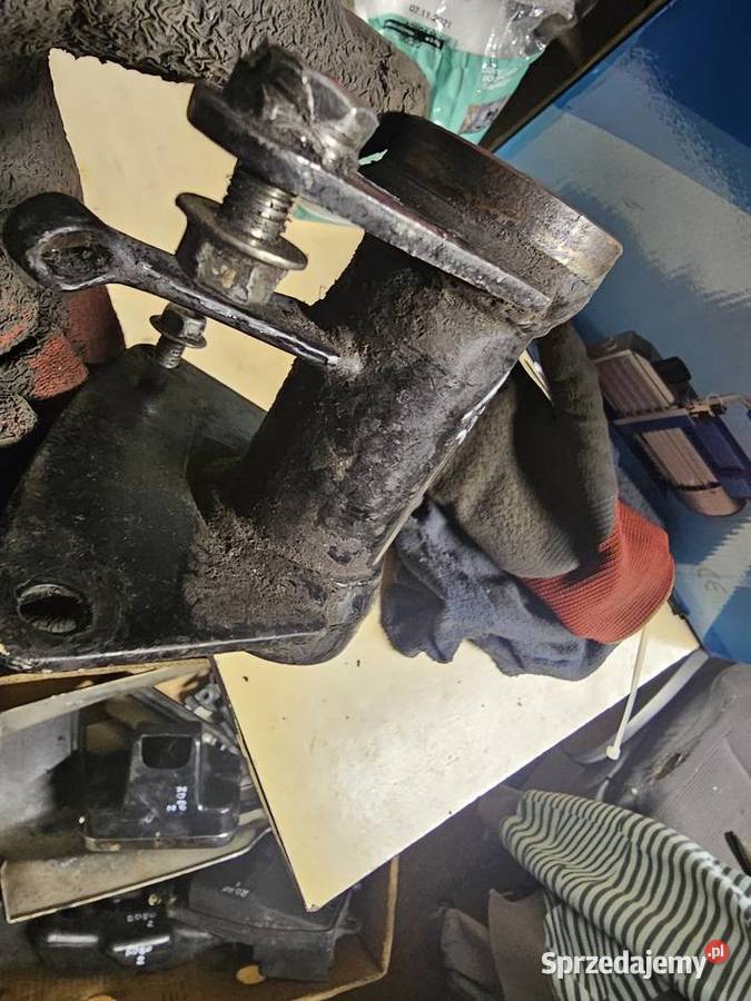 Suzuki LT 50 Piasta mocowanie wahacz wahacza osi Jelenia Góra