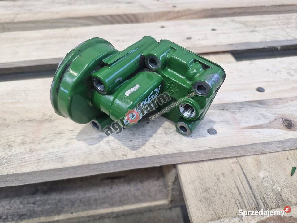 Obudowa filtra oleju John Deere 6155M dolnośląskie Byków